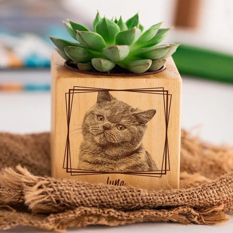 Custom Pet Portrait Planter, Dog Cat Mom Portrait, Wooden Planter, Pet Lost Gift, Pet Memorial Gift, Engraved Photo as Desk Decor