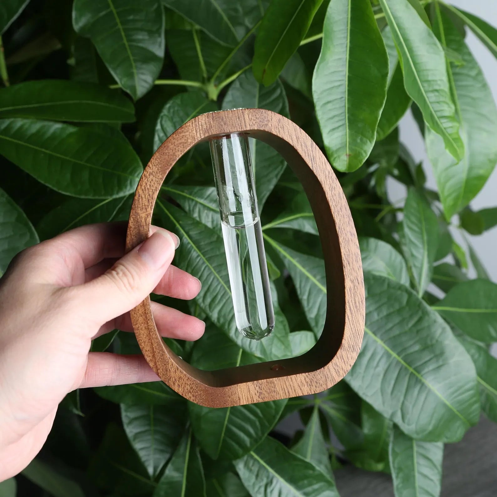 Custom walnut vase, personalized flower stand, unique gifts for her, gifts for mom, home decor, eco-friendly decor, thoughtful gift ideas