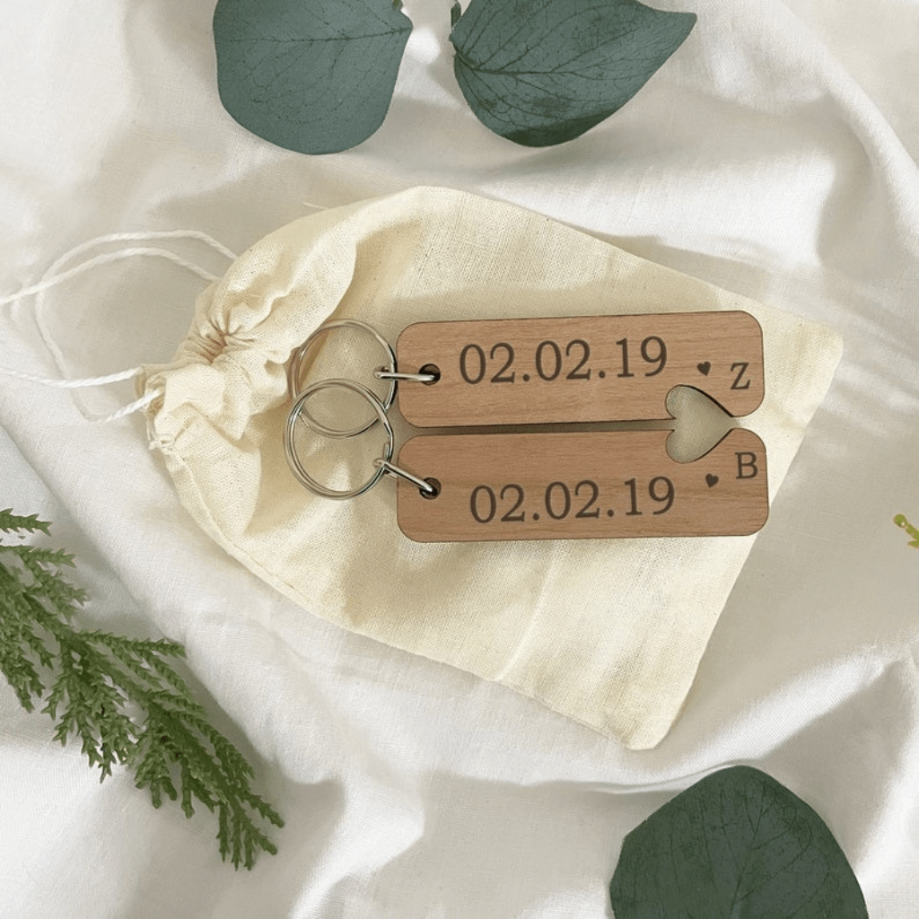 Customized anniversary keychain, mother's gift couple name anniversary customized wooden souvenir keychain