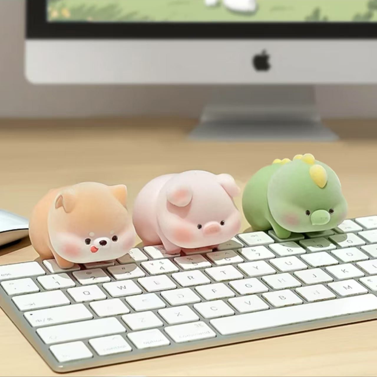 Plush toys, mini desktop ornaments, computer monitor decorations